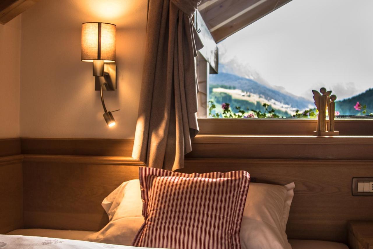 Ciasa Montanara Hotel La Villa  Ngoại thất bức ảnh